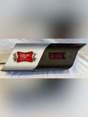 Vintage Light  Miller High Life Beer Advertising Clock Sign